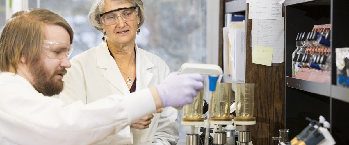 Diana Downs and a Graduate Student in Lab